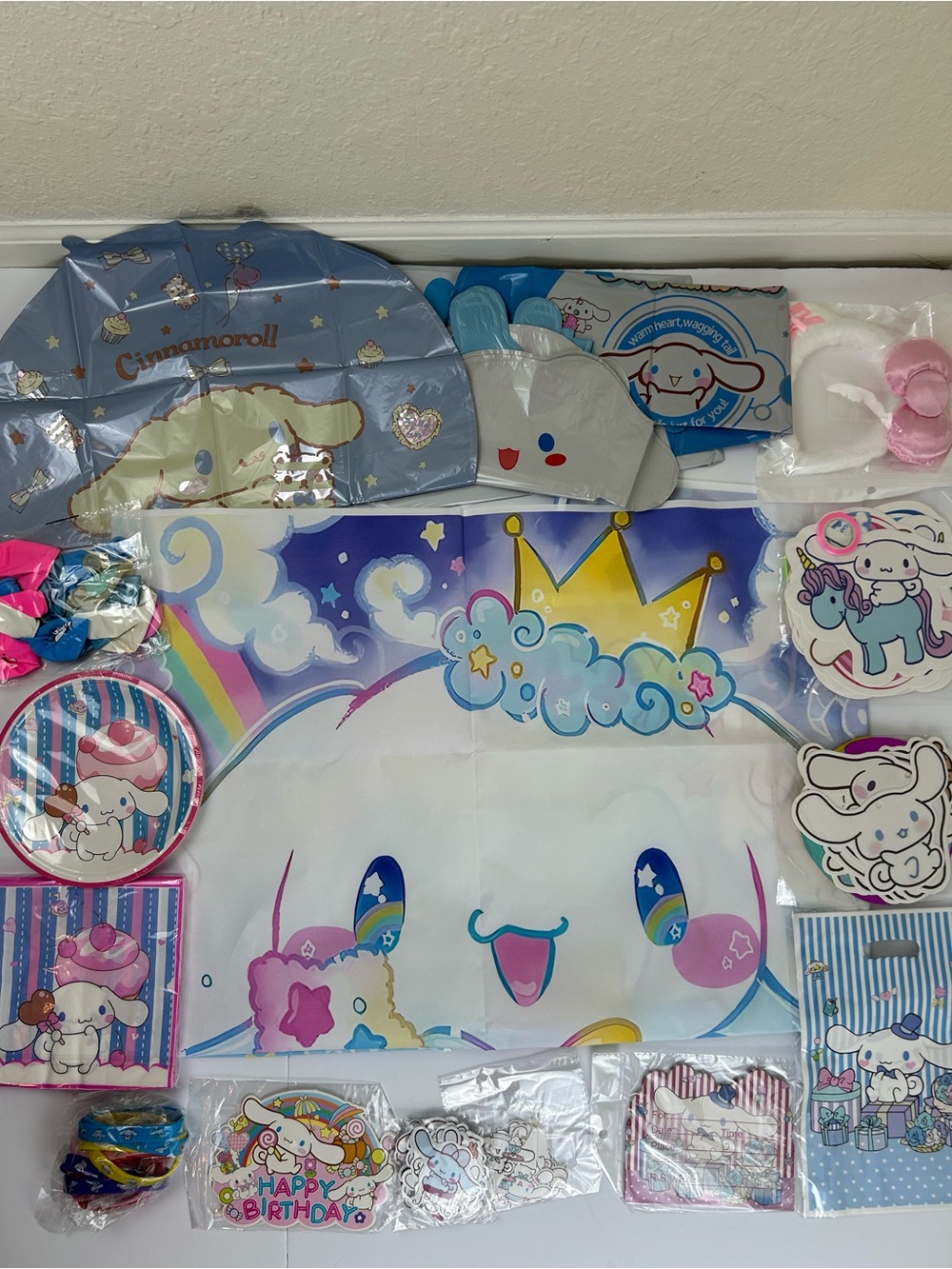 Sanrio Cinnamoroll Birthday Party Supplies Set 146pc Decorations Pink Background